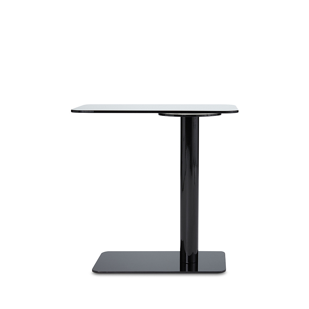 Tom Dixon トムディクソン　スクエアダイニングテーブル トム・ディクソン、真鍮を磨き上げられて 重厚感の造形をもつ「Mass