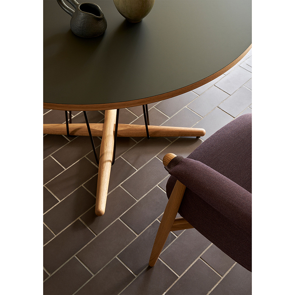 E020 EMBRACE TABLE｜カール・ハンセン＆サン｜コンフォートQ｜阪急