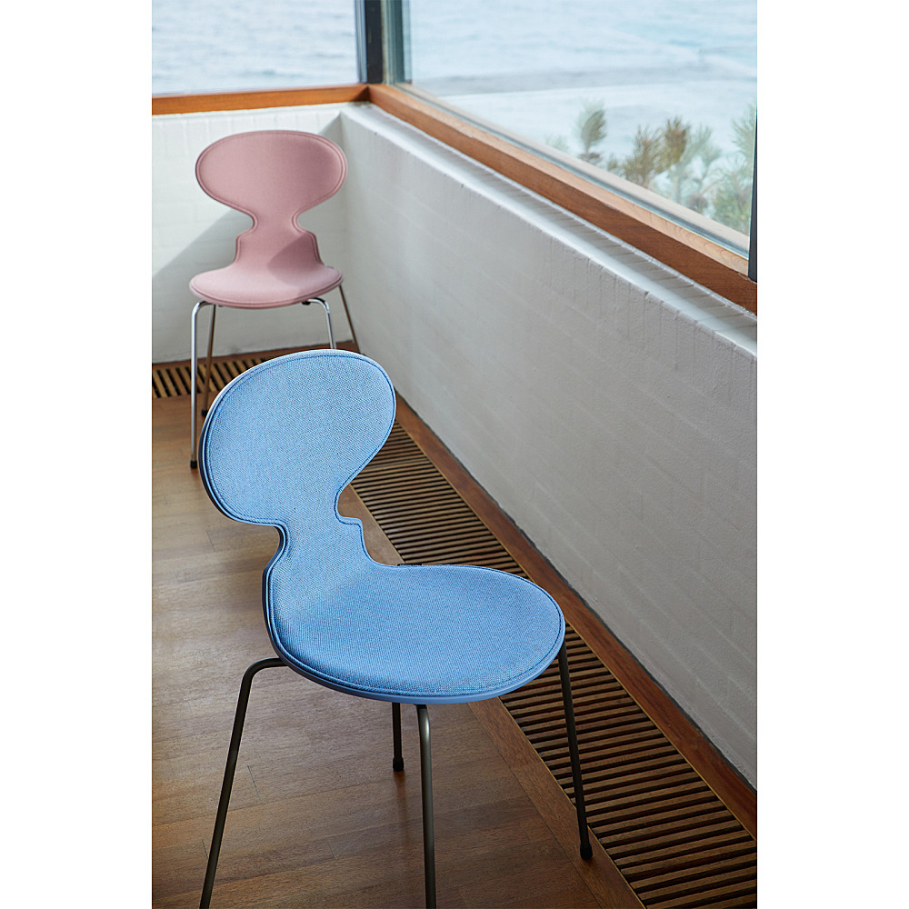 ANT CHAIR 3101｜フリッツ・ハンセン｜コンフォートQ｜阪急百貨店の