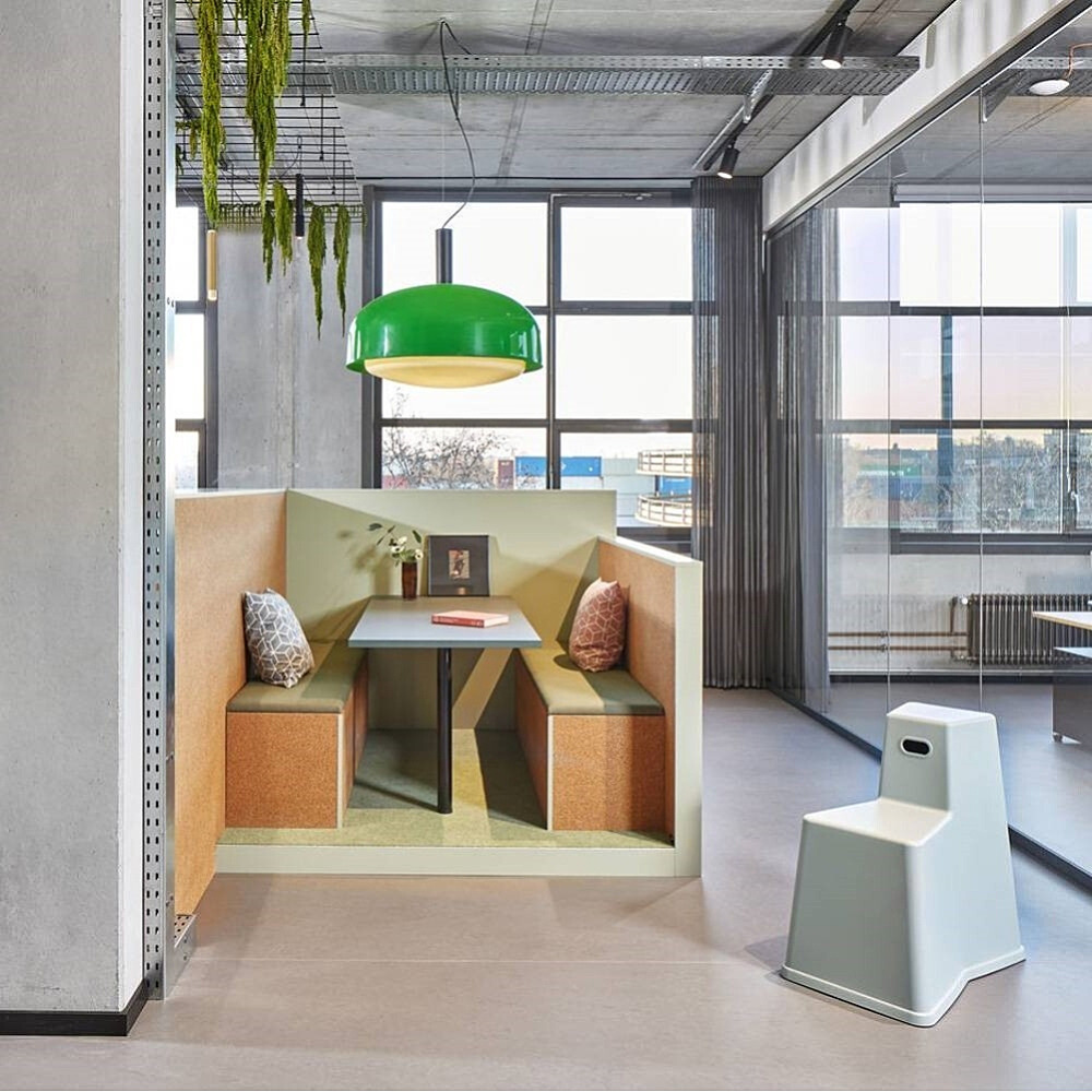 ヴィトラvitra スツール ツール　インダストリアルグリーン　レッド2点 Vitra（ヴィトラ）STOOL TOOL（スツール ツール