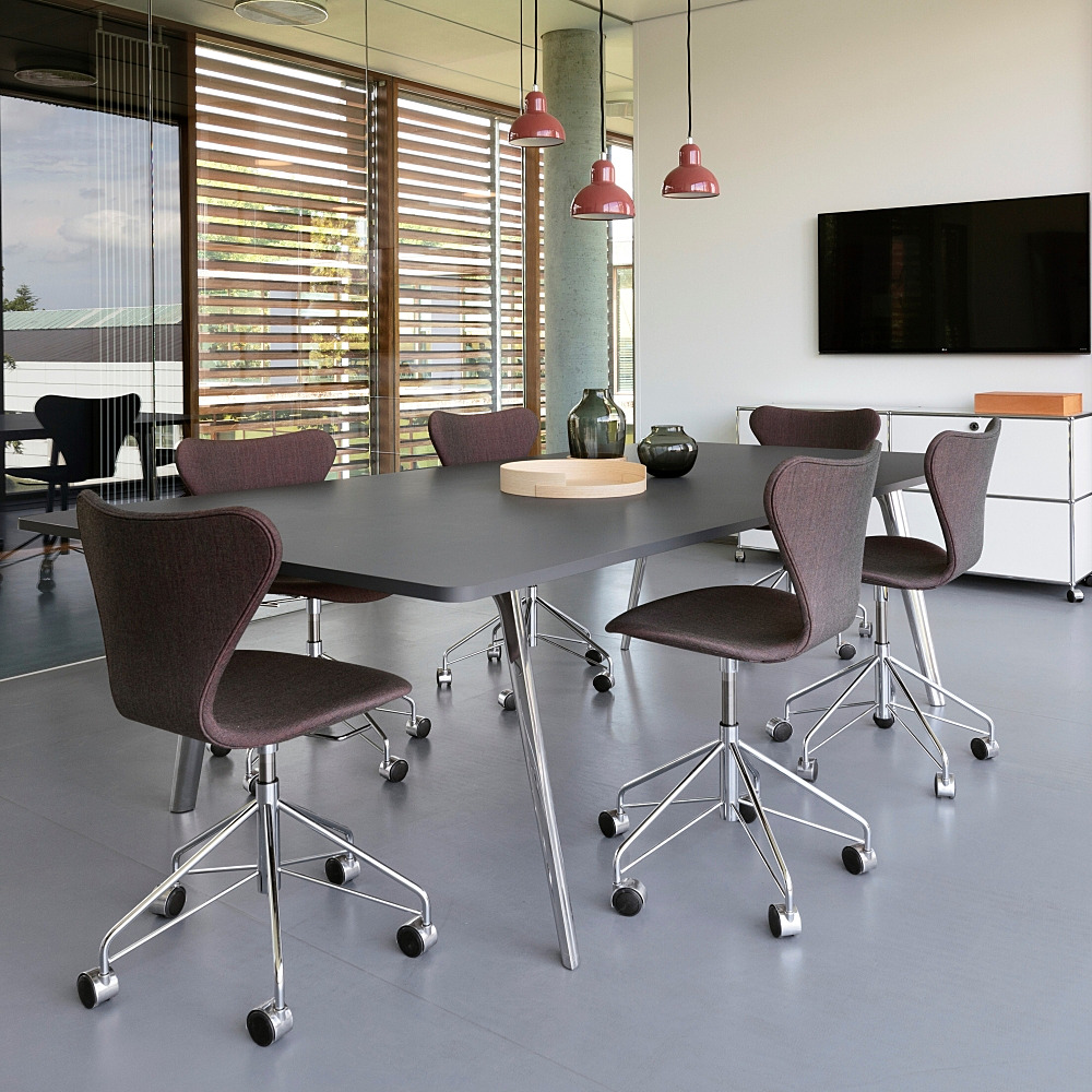 SERIES 7 CHAIR 3117|フリッツ・ハンセン|コンフォートQ|阪急 SERIES 7 CHAIR 3117|フリッツ・ハンセン|コンフォートQ|阪急