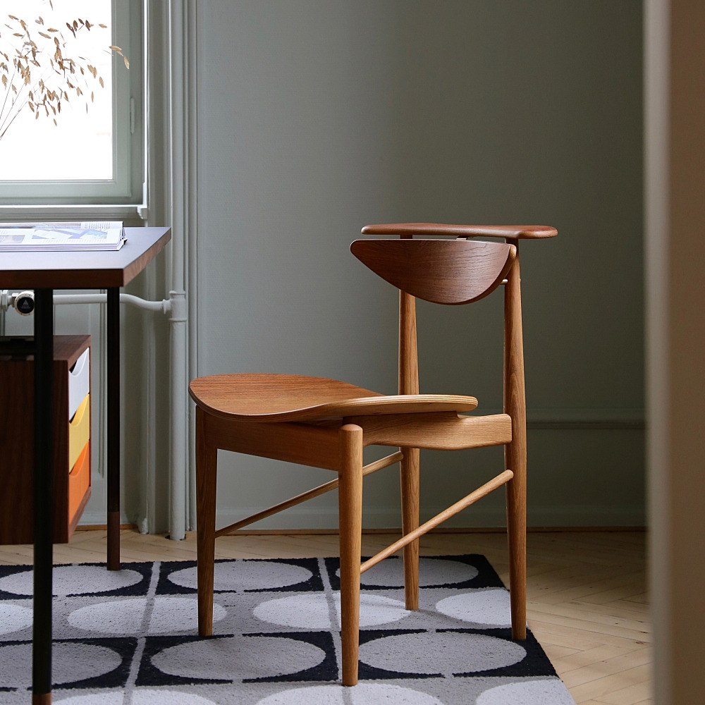 フィンユール リーディングチェア チーク材 READING CHAIR｜ハウス・オブ・フィンユール｜コンフォートQ｜阪急