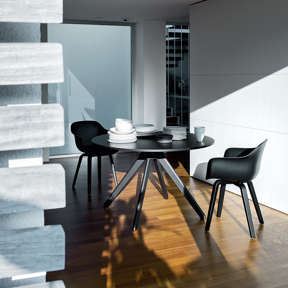 SUBSTANCE WOOD LEGS WITH ARM｜マジス｜コンフォートQ｜阪急百貨店の