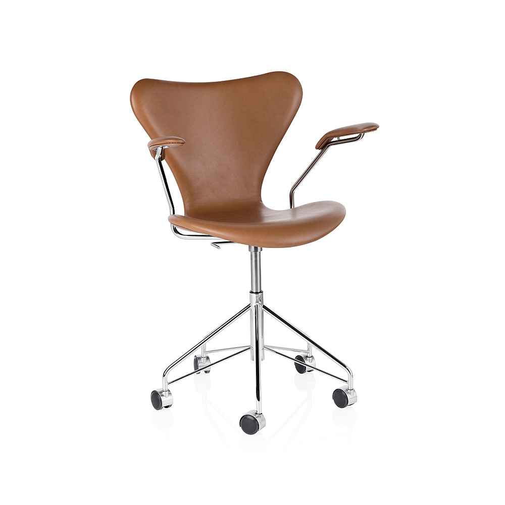 SERIES 7 CHAIR 3217｜フリッツ・ハンセン｜コンフォートQ｜阪急百貨店