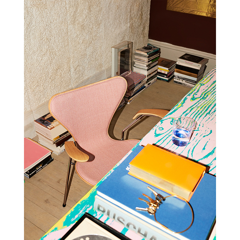 SERIES 7 CHAIR 3207｜フリッツ・ハンセン｜コンフォートQ｜阪急百貨店