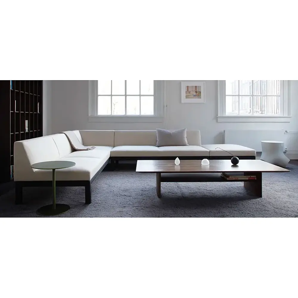 A TABLE IN THE SILENT FOREST｜タイム アンド スタイル｜コンフォート