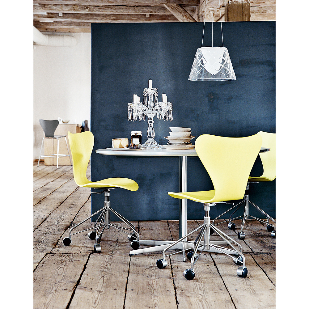 SERIES 7 CHAIR 3117｜フリッツ・ハンセン｜コンフォートQ｜阪急百貨店