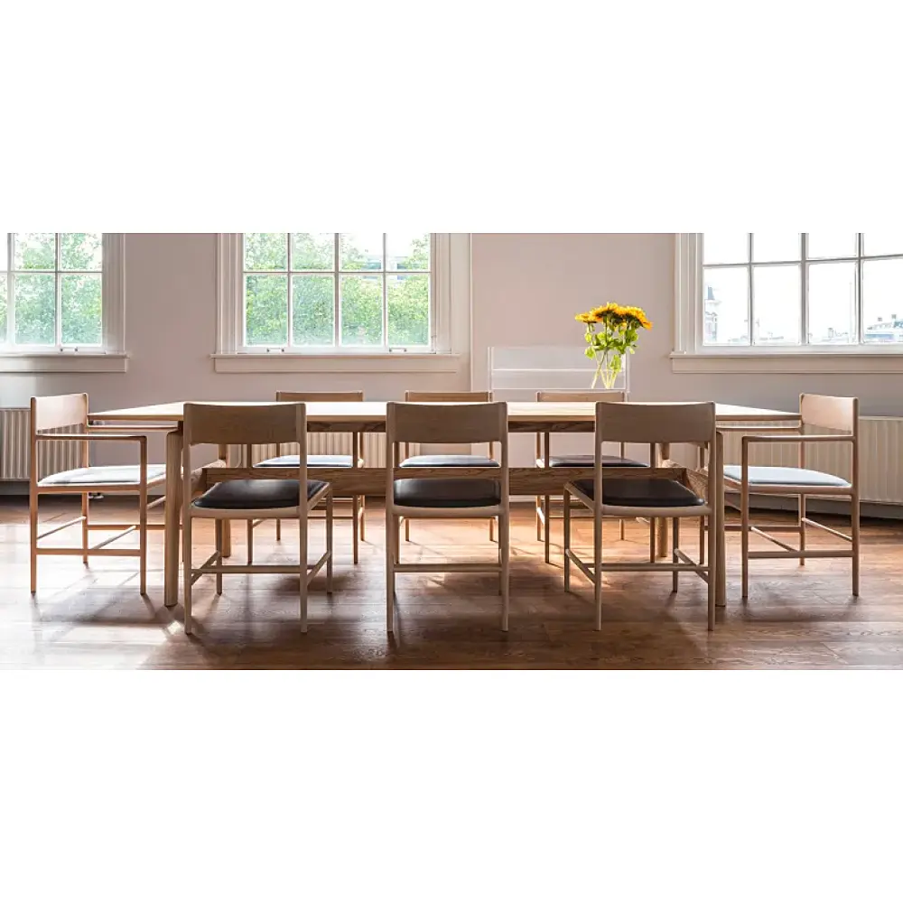 A CHAIR ON THE VERTICAL AXIS｜タイム アンド スタイル｜コンフォート