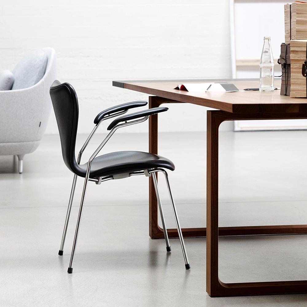 SERIES 7 CHAIR 3207｜フリッツ・ハンセン｜コンフォートQ｜阪急