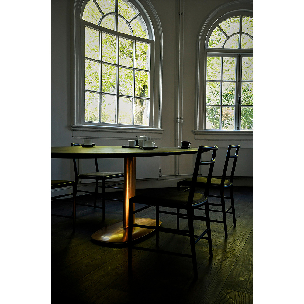 THE BRONZE OVAL PILLAR TABLE｜タイム アンド スタイル
