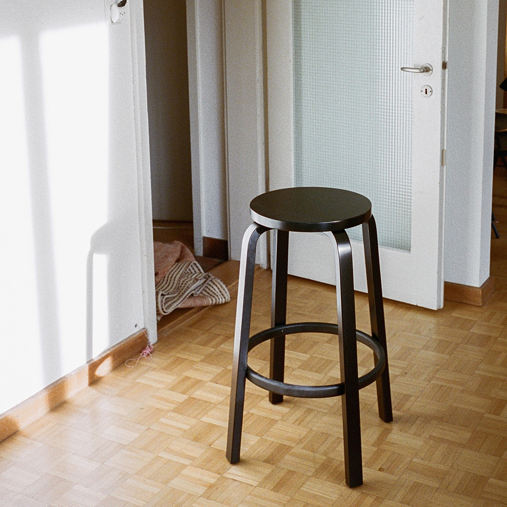 64 BAR STOOL｜アルテック｜コンフォートQ｜阪急百貨店のインテリア