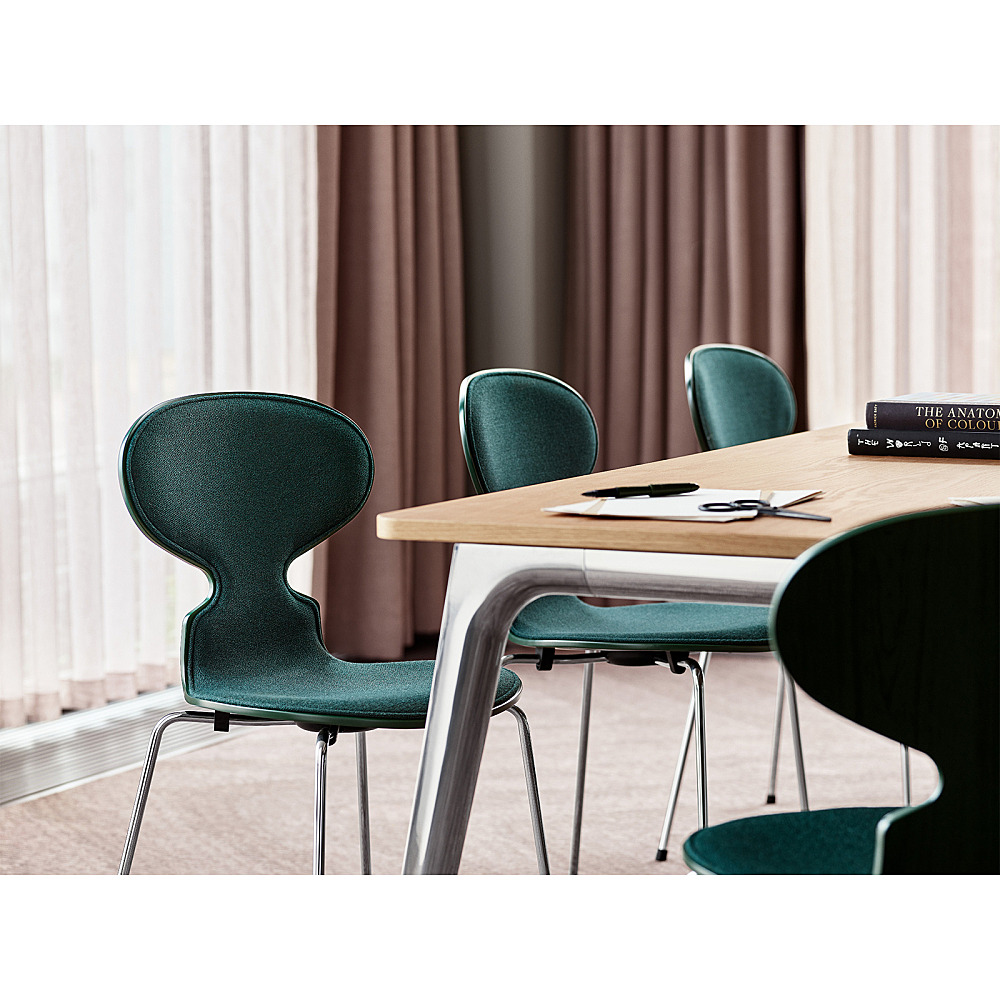 ANT CHAIR 3101｜フリッツ・ハンセン｜コンフォートQ｜阪急百貨店の