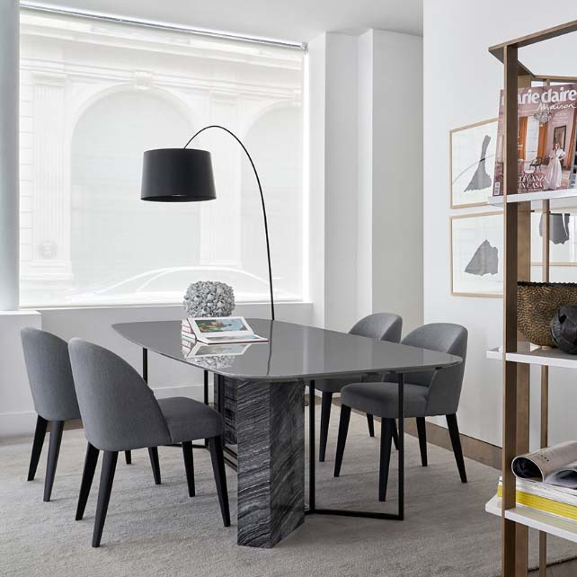 イタリア高級家具ブランドメリディアーニ_〈PLINTO プリント〉全てに異なるジオメトリカルな形状や素材、質感を選ぶことができるダイニングテーブル